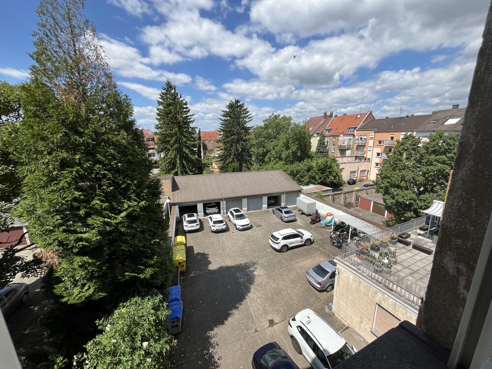 Wohnung Nr. 6 — vermietet im Bestand, Mannheim-Neckarau — Loggia vor der Sanierung | Sanierung durch vivunt GmbH