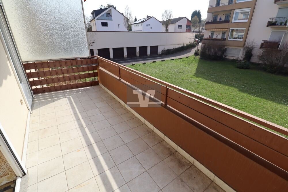 WE 11 — 4-Zimmer-Wohnung mit Garage, Ludwigshafen-Mundenheim — Balkon vor der Sanierung | Sanierung durch vivunt GmbH