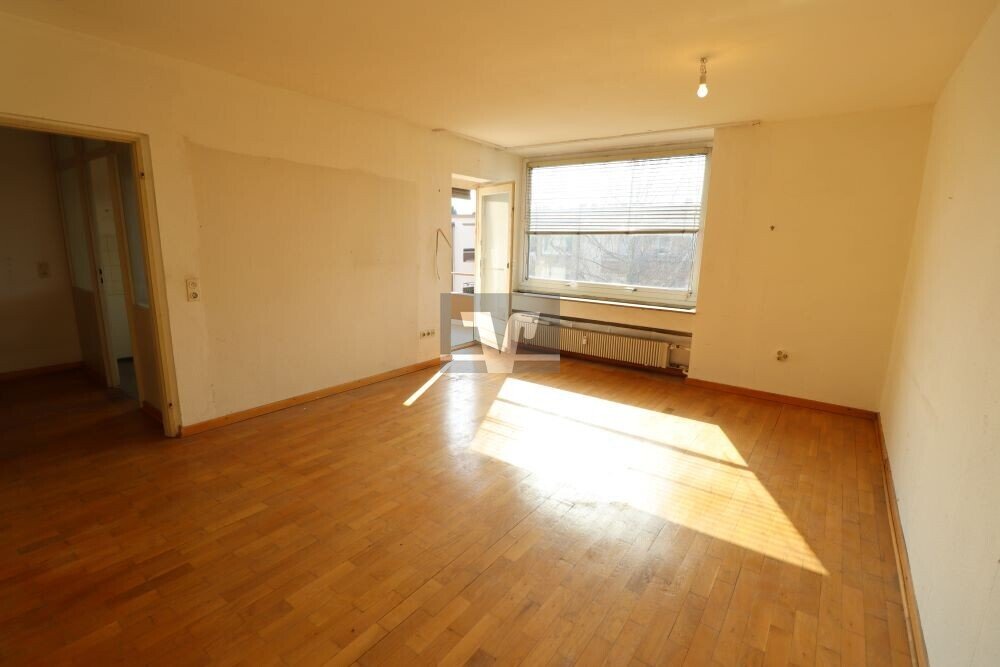 WE 19 — 3-Zimmer-Wohnung im 2. OG mit Garage, Ludwigshafen-Mundenheim — Wohnbereich vor der Sanierung | Sanierung durch vivunt GmbH