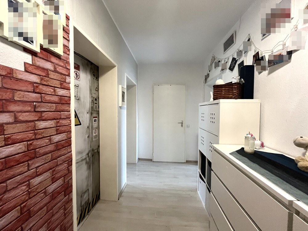 Wohnung Nr. 6 — vermietet im Bestand, Mannheim-Neckarau — Flur vor der Sanierung | Sanierung durch vivunt GmbH