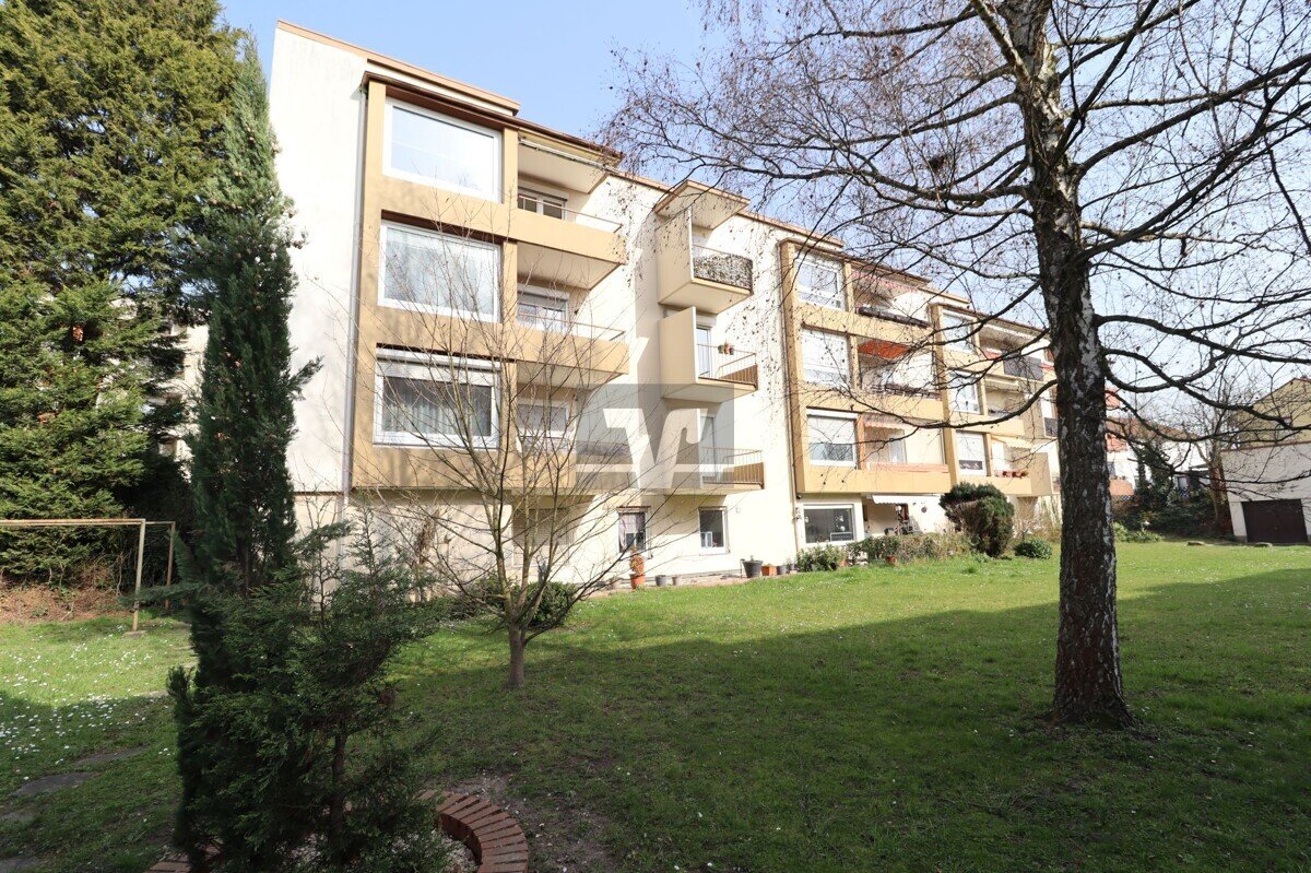 Dreier-Paket: drei Eigentumswohnungen in einem Haus in Ludwigshafen-Mundenheim nach der Sanierung durch die vivunt GmbH