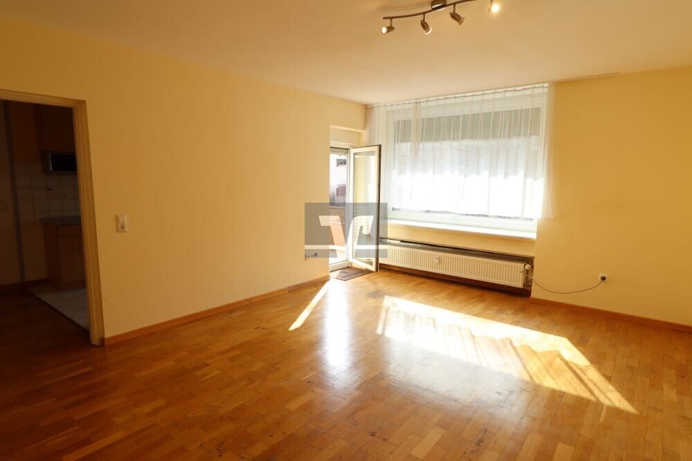 WE 13 — 3-Zimmer-Wohnung im Erdgeschoss, Ludwigshafen-Mundenheim — Wohnbereich vor der Sanierung | Sanierung durch vivunt GmbH