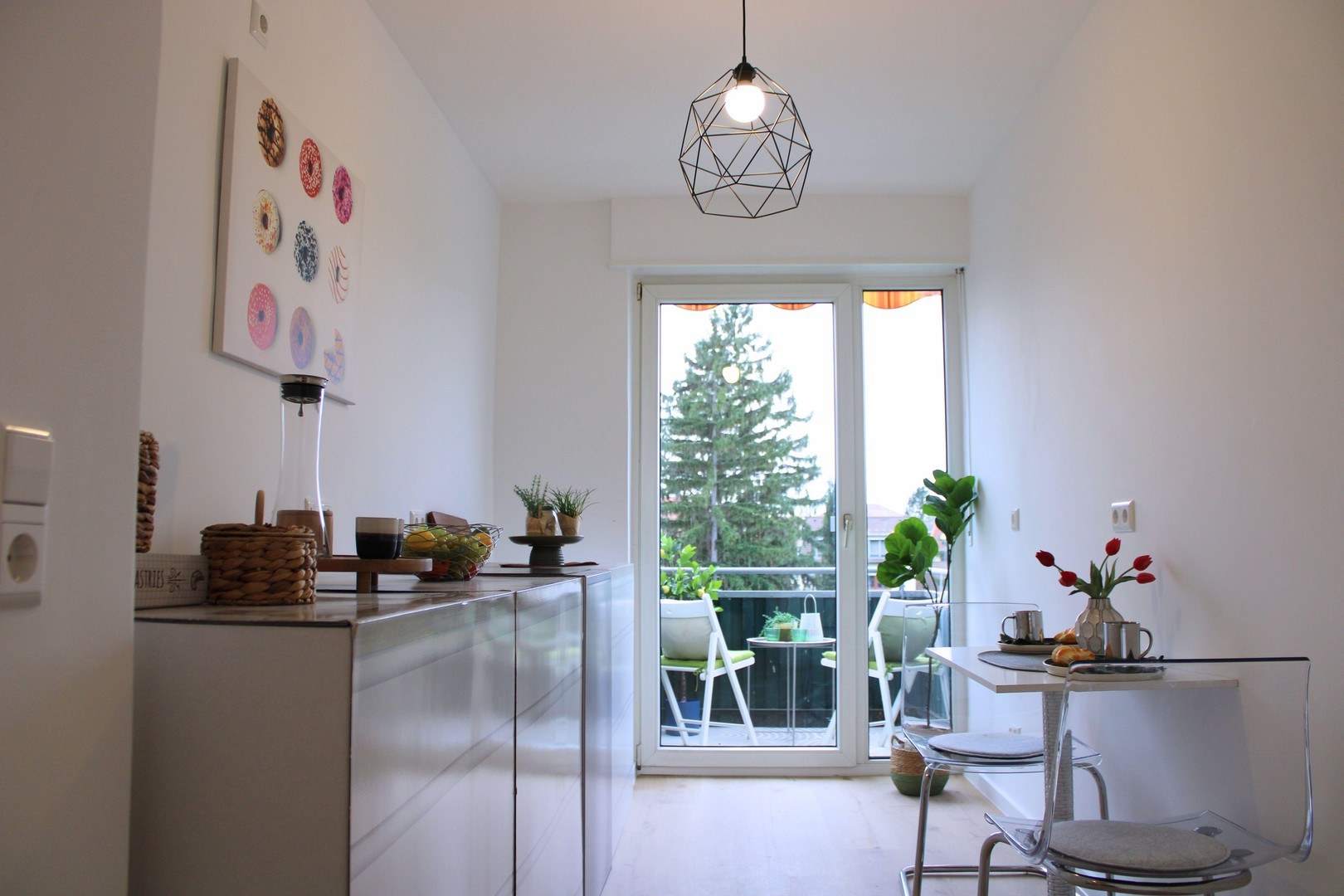 Wohnung Nr. 7 — saniert und verkauft, Mannheim-Neckarau — Küche nach der Sanierung durch vivunt GmbH