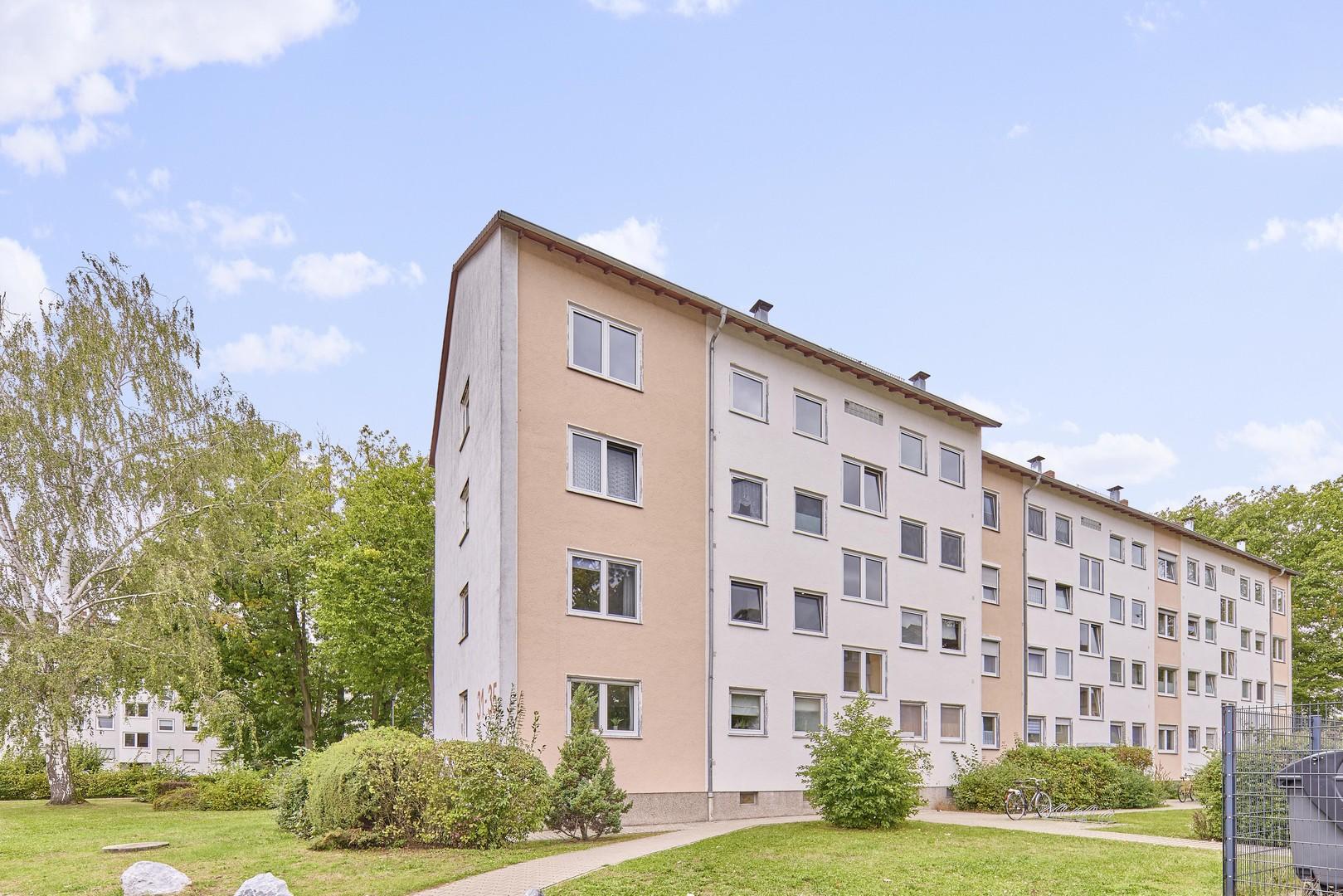 4-Zimmer-Wohnung mit überdachtem Balkon in Langen nach der Sanierung durch die vivunt GmbH