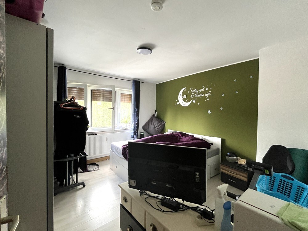 Wohnung Nr. 6 — vermietet im Bestand, Mannheim-Neckarau — Weiteres Zimmer vor der Sanierung | Sanierung durch vivunt GmbH