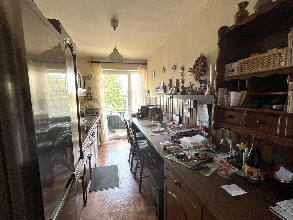 Wohnung Nr. 7 — saniert und verkauft, Mannheim-Neckarau — Küche vor der Sanierung, Zustand im Ankauf
