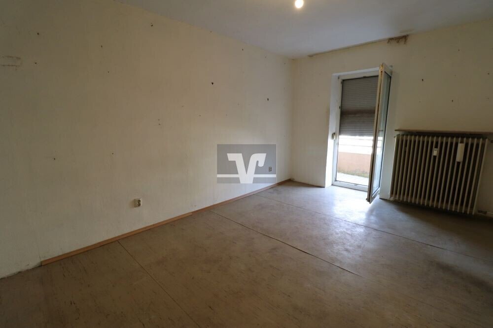 WE 19 — 3-Zimmer-Wohnung im 2. OG mit Garage, Ludwigshafen-Mundenheim — Weiteres Zimmer vor der Sanierung | Sanierung durch vivunt GmbH